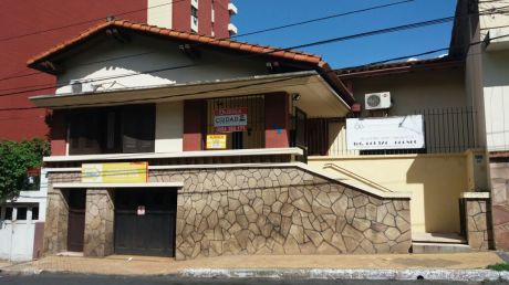 Casa Amplia Zona Plaza Italia Para Vivienda U Oficina
