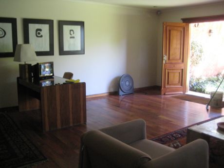Barrio Herrera, A Cuadras Del Shopping Mariscal Lopez. Cod: Ad041