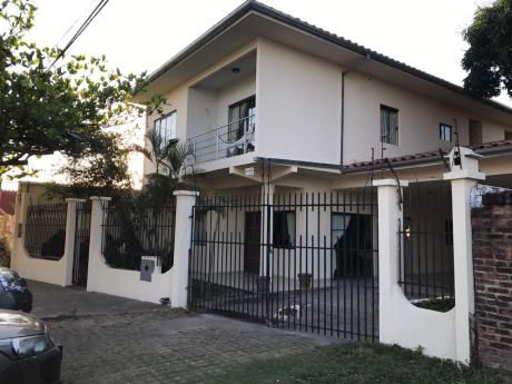 Hermosa Casa En La Av. Roca Y Coronado