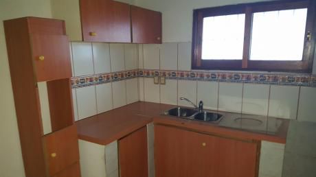 Casa De 1 Dormitorio Comecio Y Azara Linda