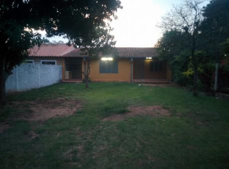 Vendo O Alquilo Casa De 2 Dormitorios En San Lorenzo Zona Calle