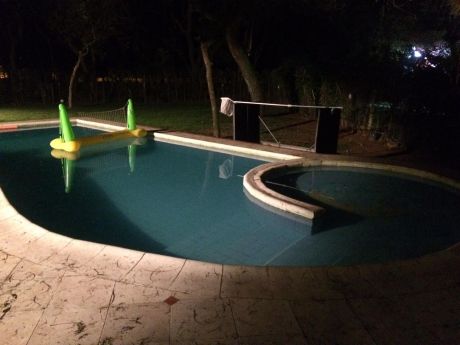 Importante Casona En Jardines Del Yatch Y Golf Club