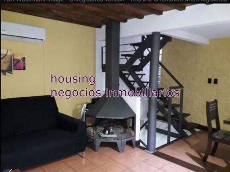 Casa A Nuevo, Muy Cómoda,con Garaje, Patio Y Estufa A Leña. Sin Gastos Comunes.