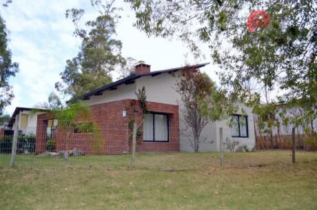 Casa En Punta Colorada ( Ref 419 )