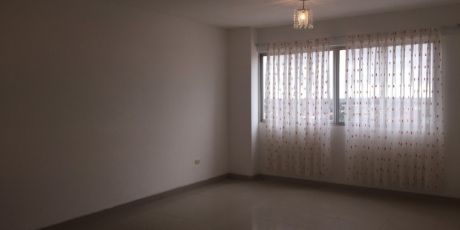 Bonito Y Amplio Departamento En Condominio - Santa Cruz De La Sierra