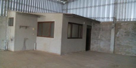 En Zona Comercial GalpÓn Cerrado Y Funcional - Santa Cruz De La Sierra
