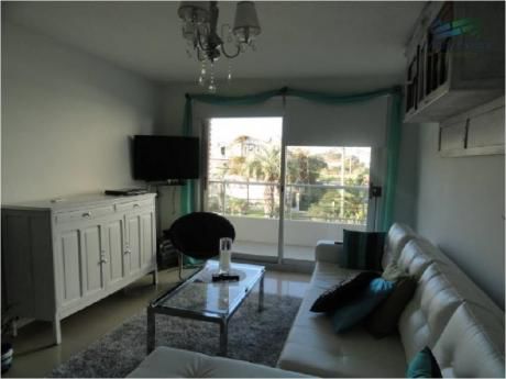 Apartamentos En Playa Mansa