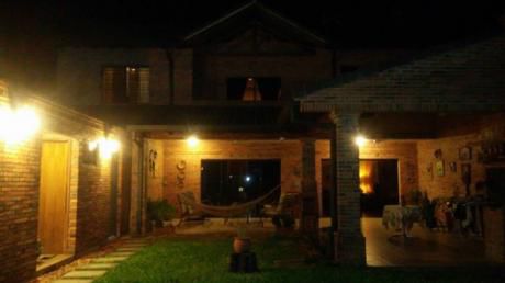 Vendo Casa En Lambare. A Mts Del Hipermarcado Pueblo