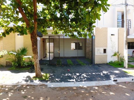 Casa En Venta 3 Dormitorios