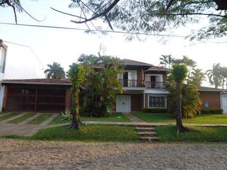 Casa En Venta 5 Dormitorios