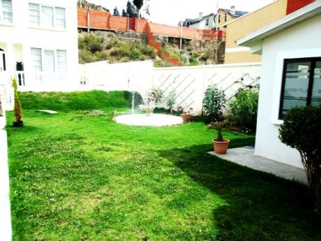 Casa En Venta – Zona Irpavi