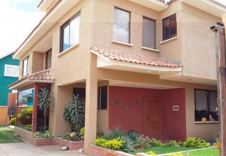 Vendo Hermosa Casa 2 Plantas Sector Norte