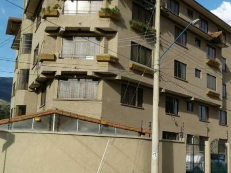 Departamento Amplio Sobre 130 Metros, Inmediaciones Melchor Perez Y Simon Lopez