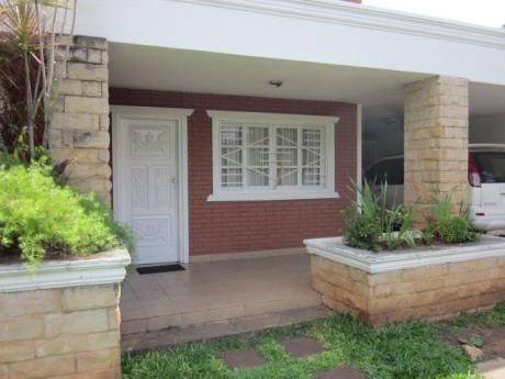 Casa Venta En Barrio Mburucuya