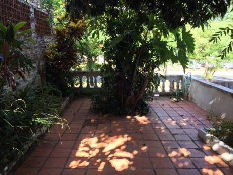 Casa Sobre La Calle Luis M. Arga
