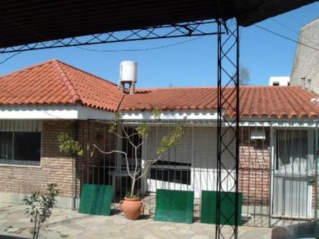 Punta Gorda, Próxima Al Colegio La Mennais, Lindo Chalet De Tejas En Una Planta.