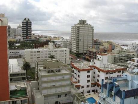 Muy Amplio Apartamento En Zona Puerto