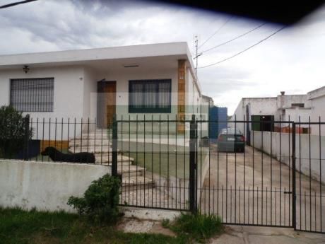 Alquiler A 200 Mts. De Gral. Flores Y Mendoza Oficinas Y DepÓsito