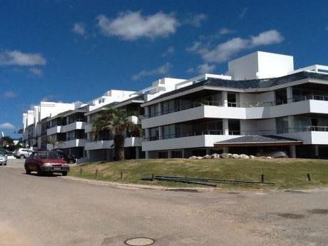 Apartamentos En Montoya