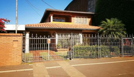 Alquilo Casa En El Centro De EncarnaciÓn.