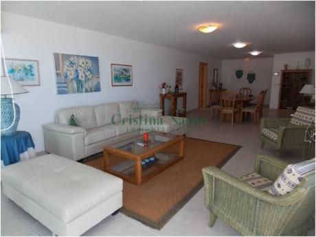 Apartamentos En Playa Brava