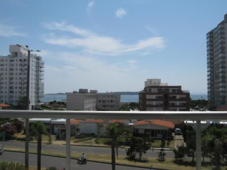 Apartamentos En Playa Mansa
