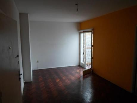 Imperdible! Excelente Estado, Ventilado, Con Patio. Gc 1000.