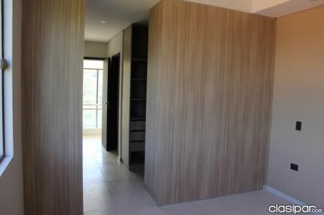 Casa De 3 Pisos A Estrenar! Z/ Asuncion Golf Club - Botanico