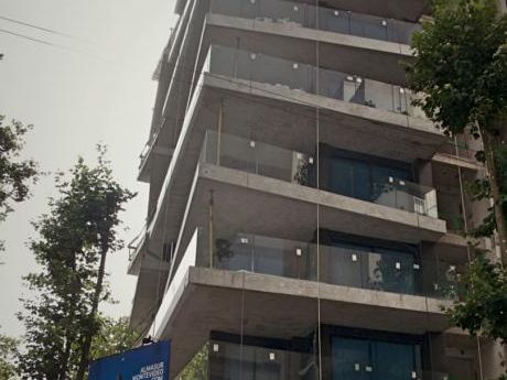 Centro De Montevideo Unico En Alquiler Alma Sur
