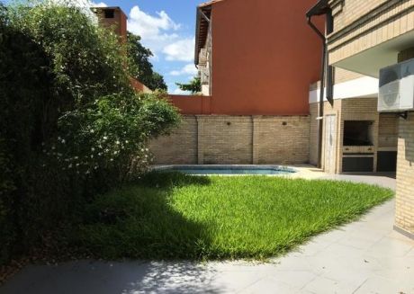 Alquilo Casa Pareada Barrio Mburucuya