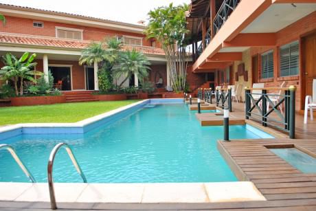 Hotel Funcionando En Villa Morra