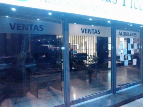 Local Serrato Y Tunez