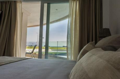 Apartamento Luminoso Frente Al Mar En Pta Del Este, Parada 40 De La Mansa