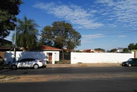 Doble Terreno Con Casa Sobre Avda. Y A Dos Cuadras Avda Mcal Estigarribia