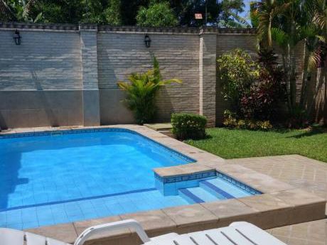 Vendo Hermosa Casa Con Piscina !!!! Lambare (zona Residencial )