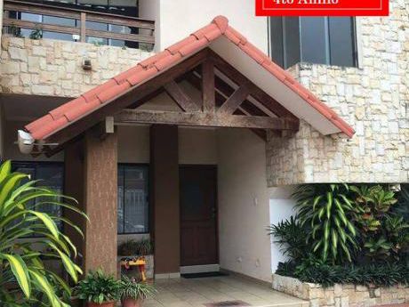 Casa En Venta De 2 Plantas En Av.pirai
