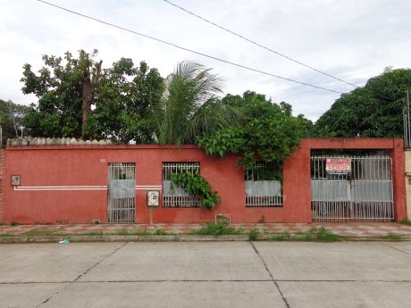 Bonita Casa En Buena Ubicacion...!!!