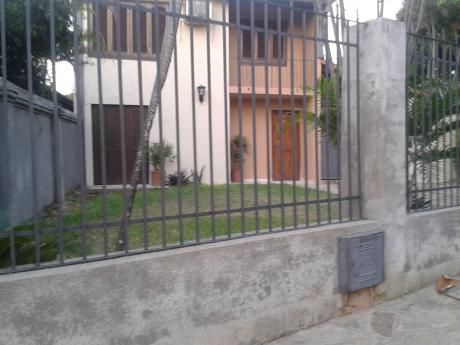 Casa De 2 Plantas En El Barrio San Pablo