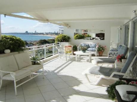 Apartamentos En Playa Mansa