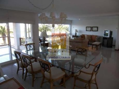 Apartamentos En Playa Brava