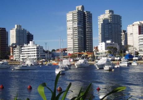 Apartamento En Alquiler 4 Dormitorios