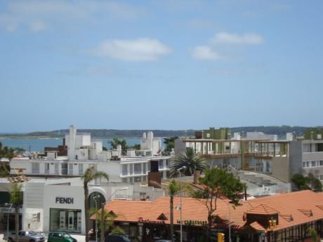 Apartamento En Alquiler 3 Dormitorios