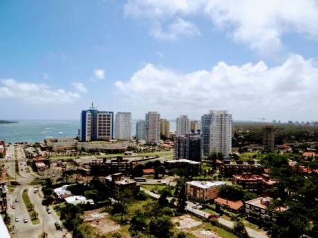 Apartamento En Alquiler 3 Dormitorios