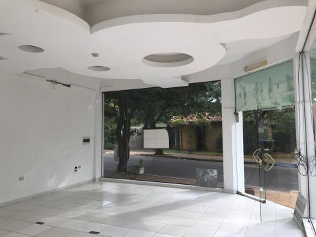 Alquilo Salones Comerciales Zona Shopping Mcal LÓpez, Sobre Charles De Gaulle.