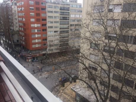 Pocitos Apartamento Dos Dormitorios Y Servicio