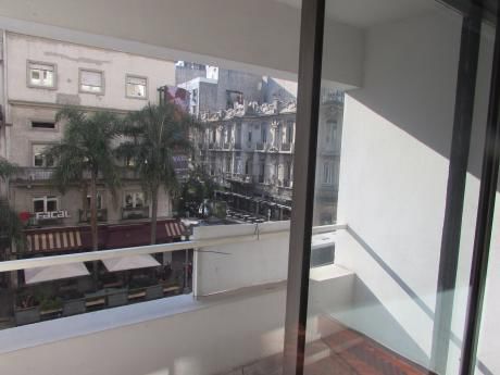 Apartamento Sobre 18 De Julio