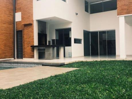 Hermosa Residencia Minimalista