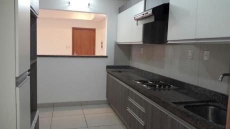 Amplio Departamento De 2 Dormitorios. Excelente Precio 5.500.000