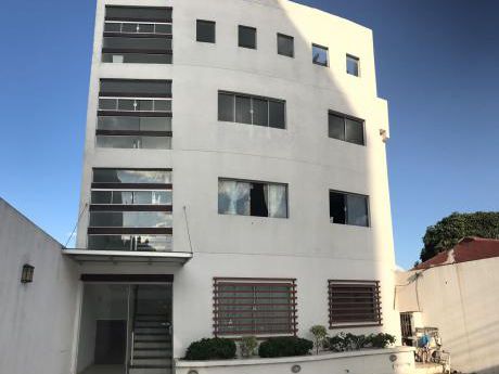 En Venta Hermoso Departamento En Edificio Hortencia