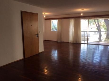 Importante Apartamento En Punta Carretas